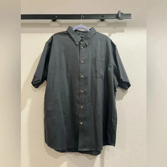 Lands’ End XXL, NWOT dress/casual shirt. Dark gray (soapstone), short sleeves. - Picture 2 of 9